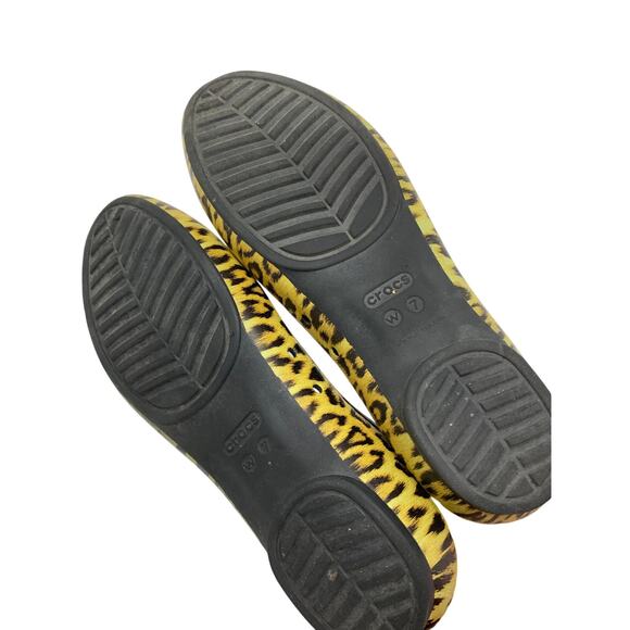 Crocs Comfort Flats Womens Size 7 Leopard Print Slip On - Picture 6 of 7